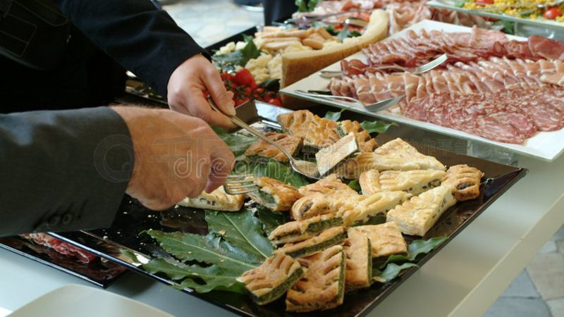 小标题：代加工行业现状解析